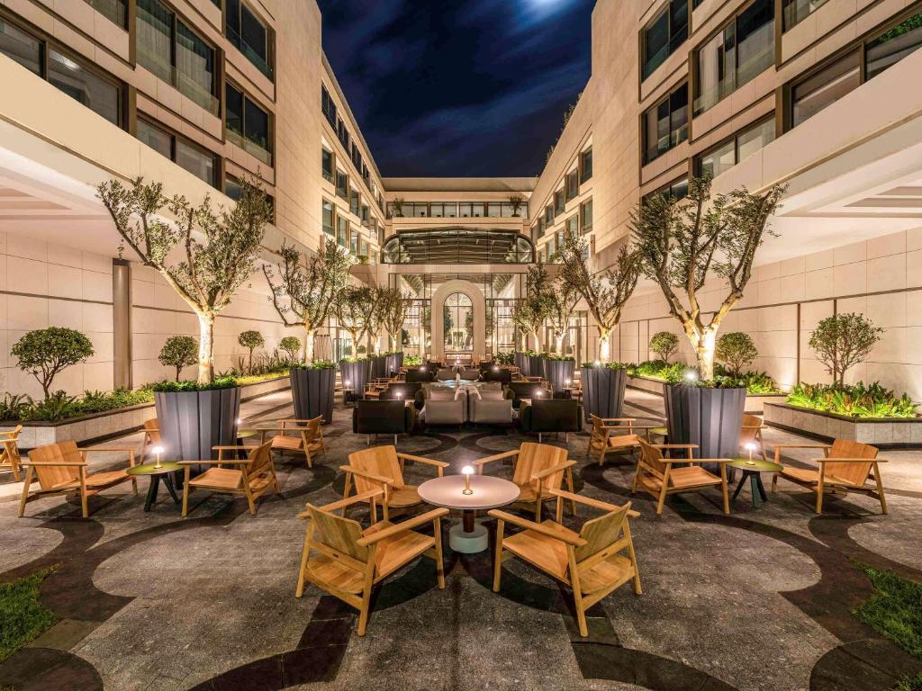 External lighting design by Michael Grubb Studio for Fairmont La Marina Rabat Salé enhances landscaped spaces, arrival zones, and social areas, balancing ambience and functionality.